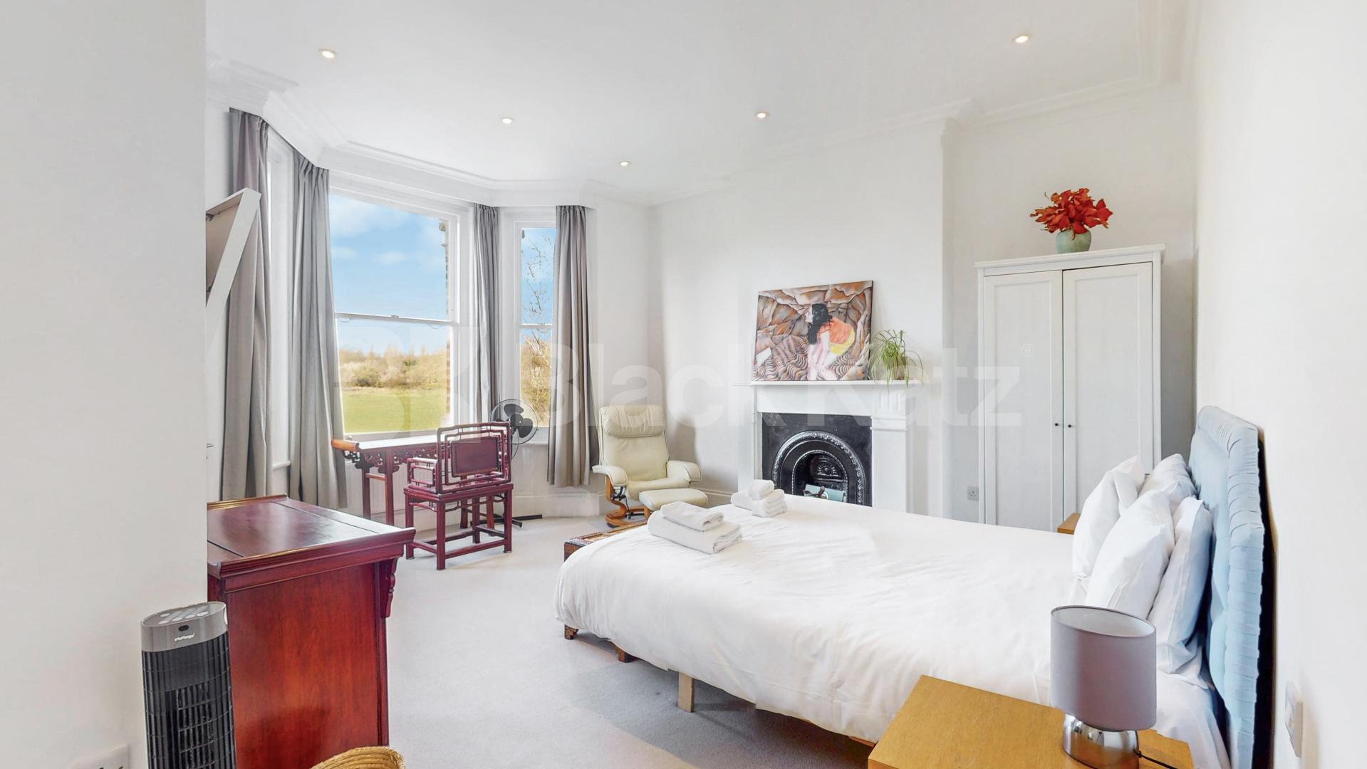 Impressive Six Bedroom House with Four Bathrooms Dalgarno Gardens, North Kensington 